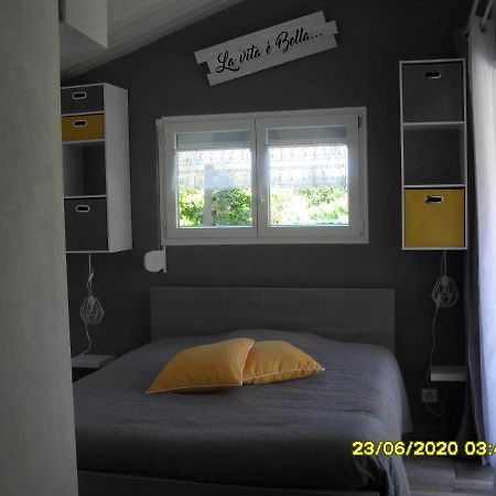 Maisonnette Neuve A La Campagne Urgosse 외부 사진